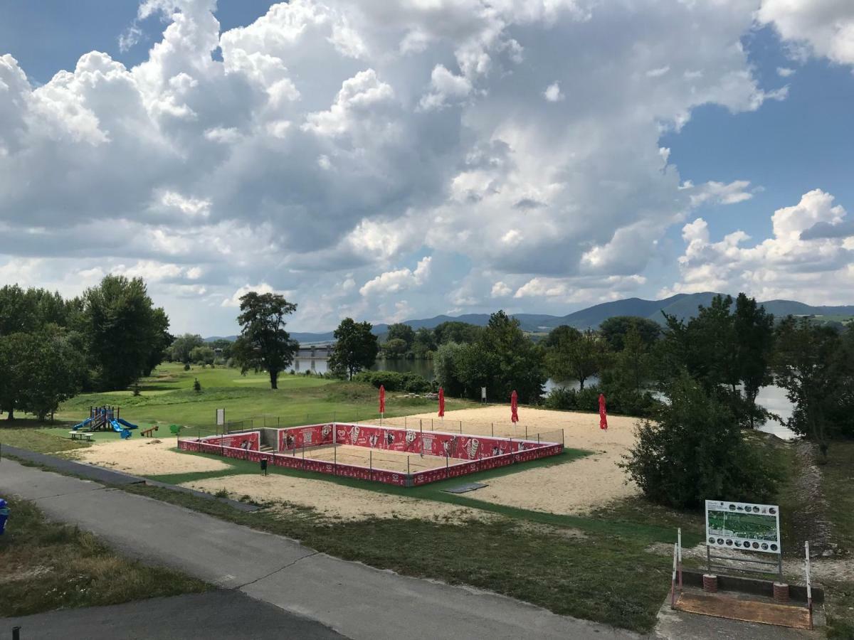 Greenbay Golf Apartments Trenčín Kültér fotó
